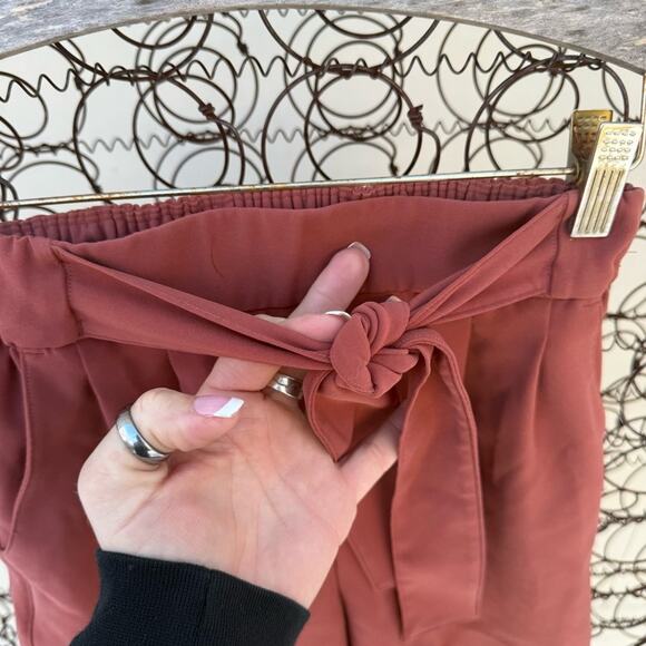 Lululemon Noir Short 5.5" Rustic Clay Size 2 - Picture 4 of 13